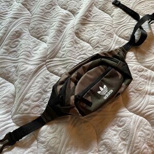 Adidas camo Fanny pack